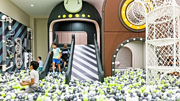 Little Amigos Kids Cafe Ball Pit